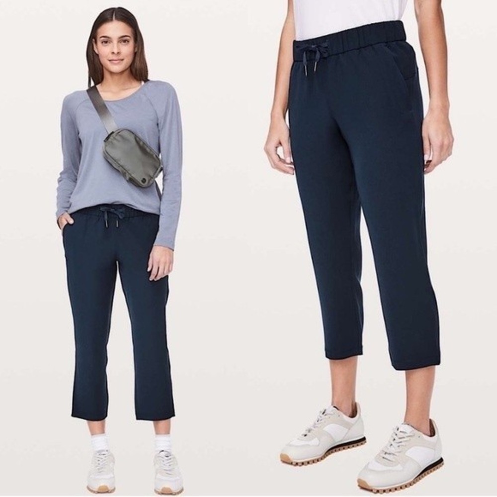 Lululemon On The Fly Crop Navy Woven EUC Size 4